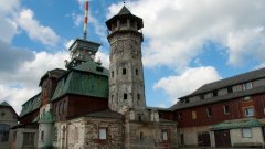 10_240_1274091601_709810_max