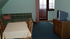 9_22_1276165943_821768_max